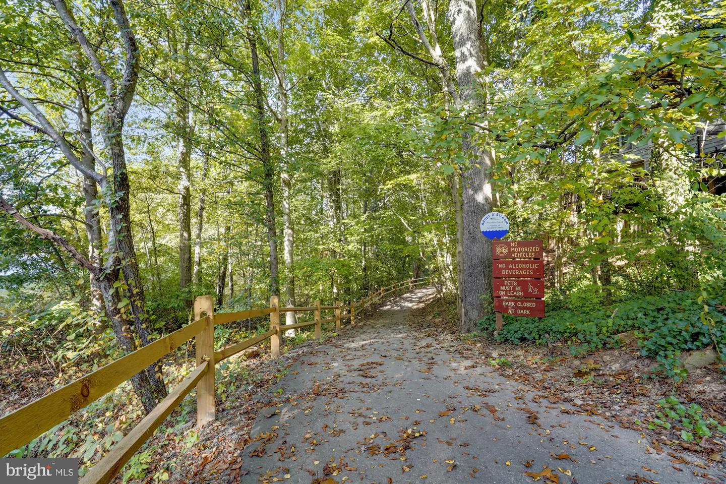 7936 LOBELIA LN, SPRINGFIELD, Virginia 22152, 4 Bedrooms Bedrooms, ,3 BathroomsBathrooms,Residential,For sale,7936 LOBELIA LN,VAFX2246626 MLS # VAFX2246626