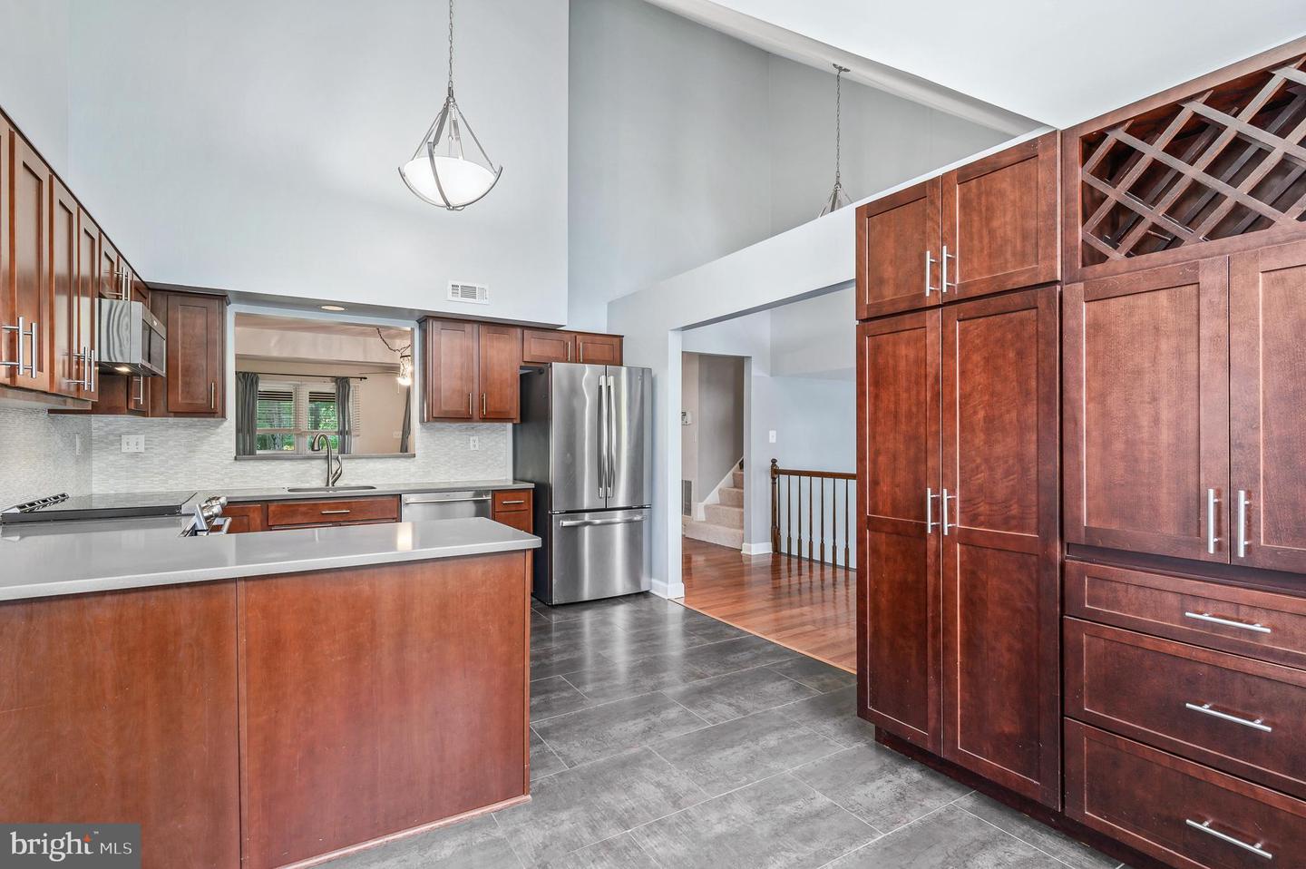 5261 DUNLEIGH DR, BURKE, Virginia 22015, 4 Bedrooms Bedrooms, ,3 BathroomsBathrooms,Residential,For sale,5261 DUNLEIGH DR,VAFX2246628 MLS # VAFX2246628