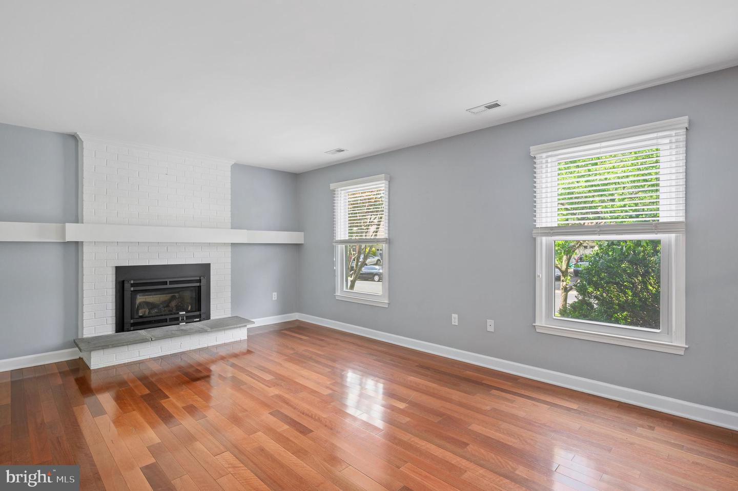 5261 DUNLEIGH DR, BURKE, Virginia 22015, 4 Bedrooms Bedrooms, ,3 BathroomsBathrooms,Residential,For sale,5261 DUNLEIGH DR,VAFX2246628 MLS # VAFX2246628