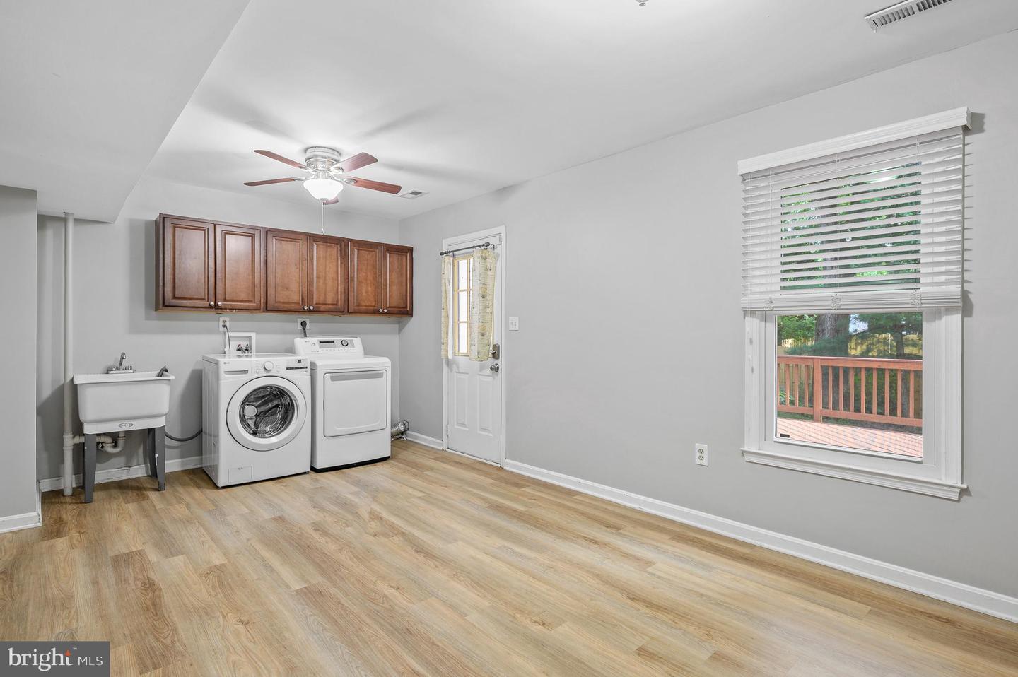 5261 DUNLEIGH DR, BURKE, Virginia 22015, 4 Bedrooms Bedrooms, ,3 BathroomsBathrooms,Residential,For sale,5261 DUNLEIGH DR,VAFX2246628 MLS # VAFX2246628