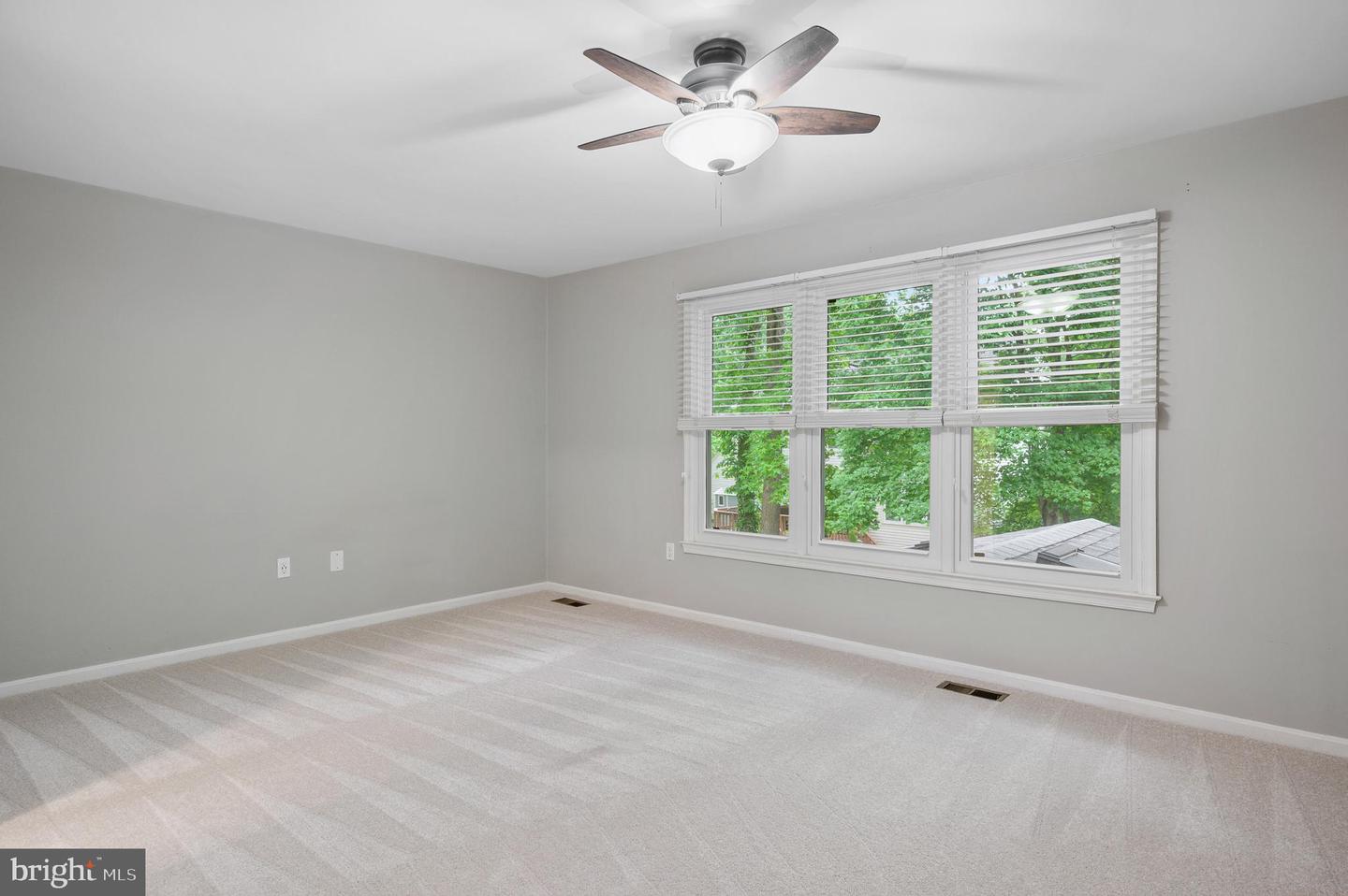 5261 DUNLEIGH DR, BURKE, Virginia 22015, 4 Bedrooms Bedrooms, ,3 BathroomsBathrooms,Residential,For sale,5261 DUNLEIGH DR,VAFX2246628 MLS # VAFX2246628