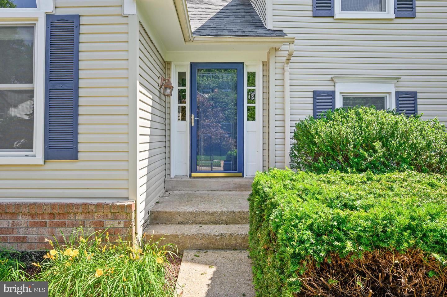 5261 DUNLEIGH DR, BURKE, Virginia 22015, 4 Bedrooms Bedrooms, ,3 BathroomsBathrooms,Residential,For sale,5261 DUNLEIGH DR,VAFX2246628 MLS # VAFX2246628