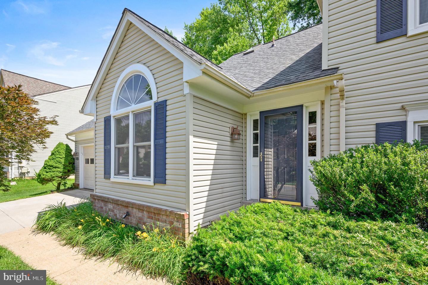 5261 DUNLEIGH DR, BURKE, Virginia 22015, 4 Bedrooms Bedrooms, ,3 BathroomsBathrooms,Residential,For sale,5261 DUNLEIGH DR,VAFX2246628 MLS # VAFX2246628