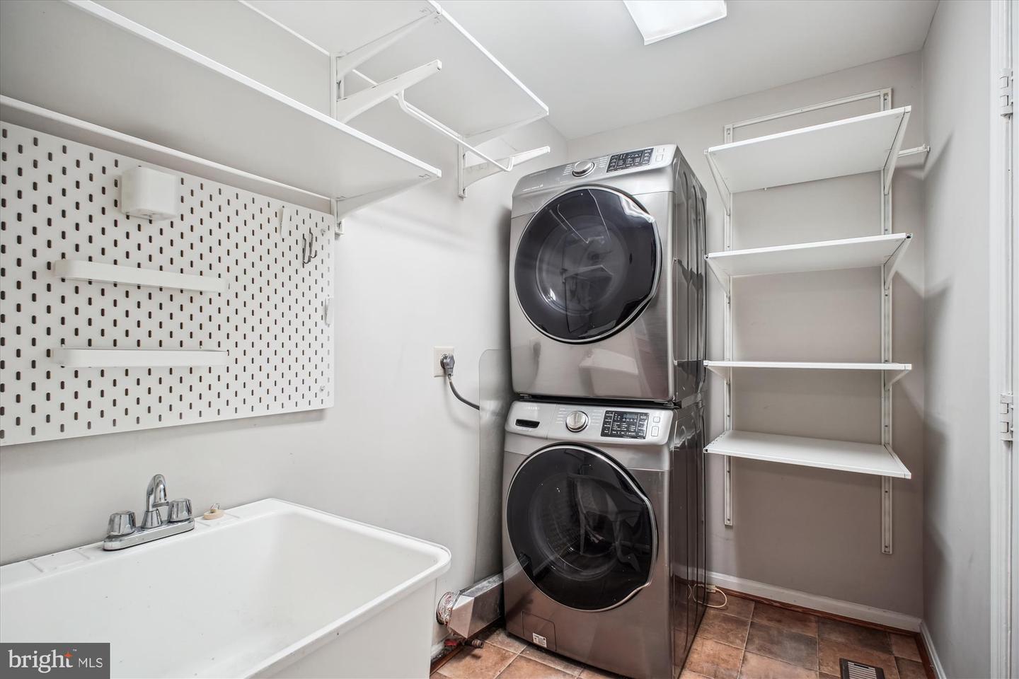 13617 UNION VILLAGE CIR, CLIFTON, Virginia 20124, 4 Bedrooms Bedrooms, ,3 BathroomsBathrooms,Residential,For sale,13617 UNION VILLAGE CIR,VAFX2246796 MLS # VAFX2246796