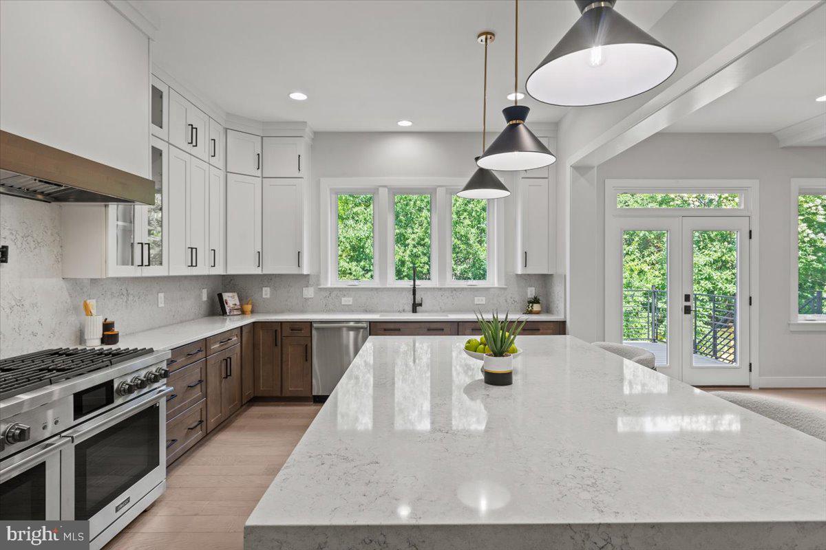 6511 IVY HILL DR, MCLEAN, Virginia 22101, 7 Bedrooms Bedrooms, ,6 BathroomsBathrooms,Residential,For sale,6511 IVY HILL DR,VAFX2196442 MLS # VAFX2196442