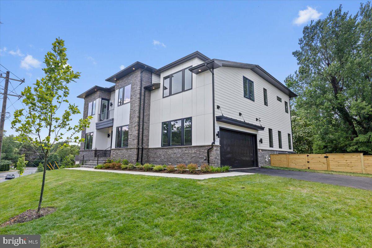 6511 IVY HILL DR, MCLEAN, Virginia 22101, 7 Bedrooms Bedrooms, ,6 BathroomsBathrooms,Residential,For sale,6511 IVY HILL DR,VAFX2196442 MLS # VAFX2196442