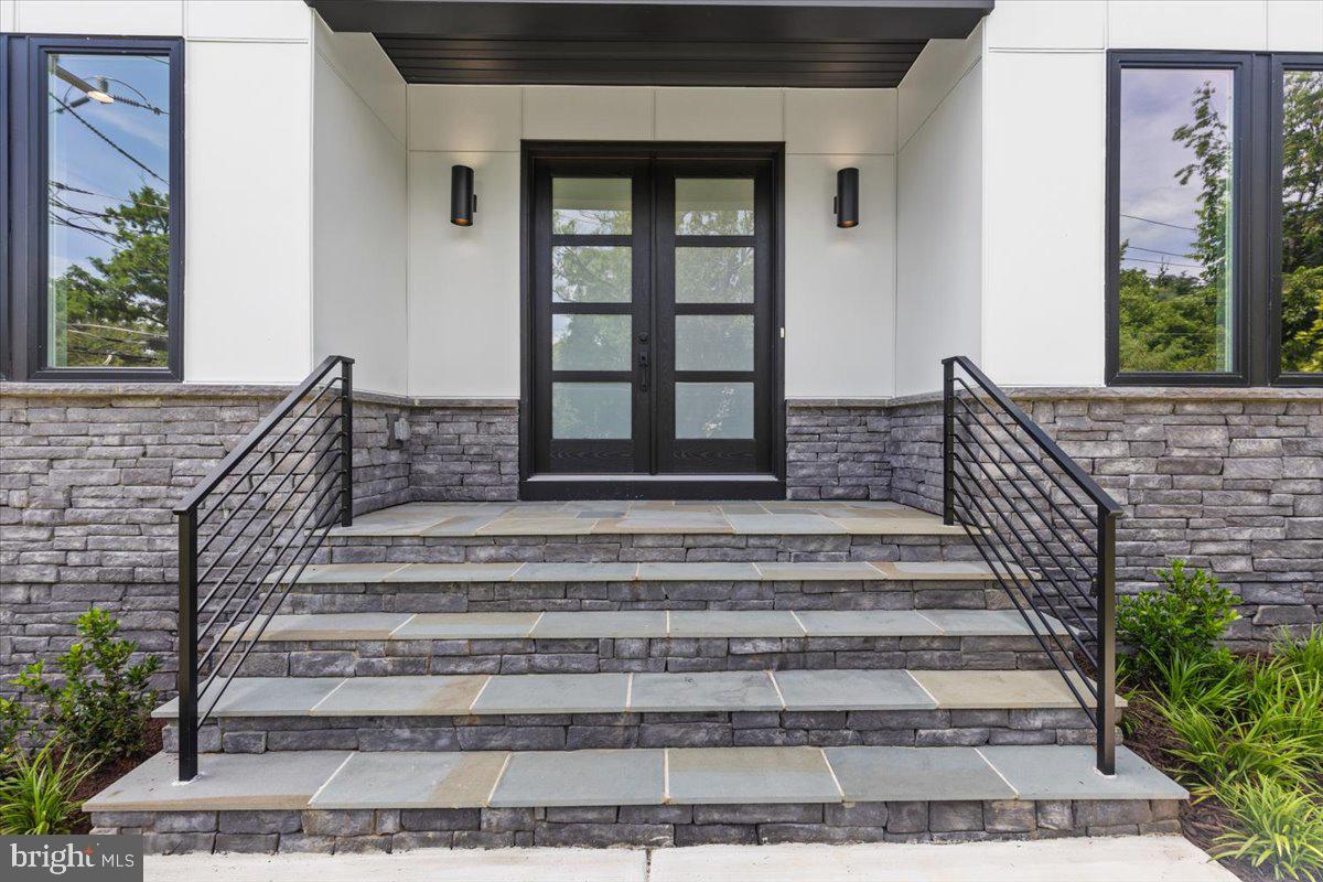 6511 IVY HILL DR, MCLEAN, Virginia 22101, 7 Bedrooms Bedrooms, ,6 BathroomsBathrooms,Residential,For sale,6511 IVY HILL DR,VAFX2196442 MLS # VAFX2196442