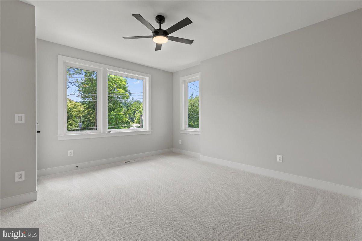 6511 IVY HILL DR, MCLEAN, Virginia 22101, 7 Bedrooms Bedrooms, ,6 BathroomsBathrooms,Residential,For sale,6511 IVY HILL DR,VAFX2196442 MLS # VAFX2196442