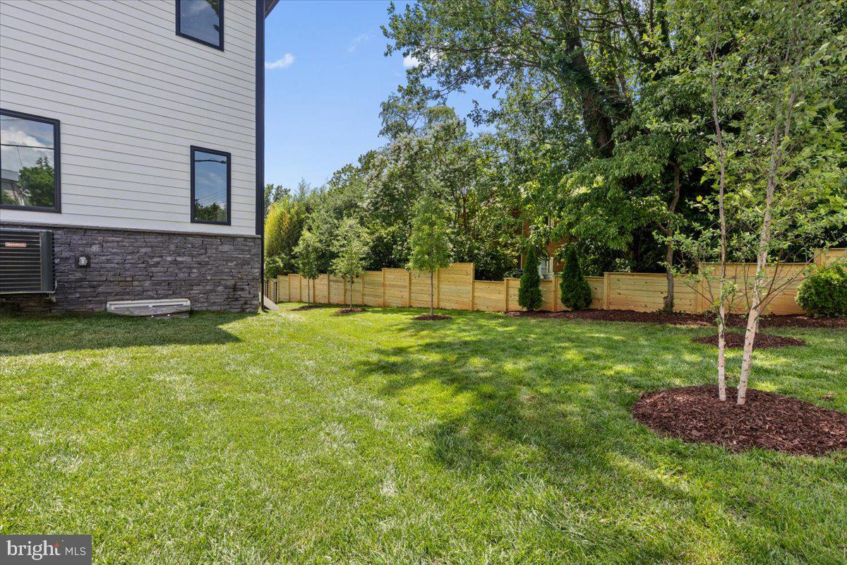 6511 IVY HILL DR, MCLEAN, Virginia 22101, 7 Bedrooms Bedrooms, ,6 BathroomsBathrooms,Residential,For sale,6511 IVY HILL DR,VAFX2196442 MLS # VAFX2196442