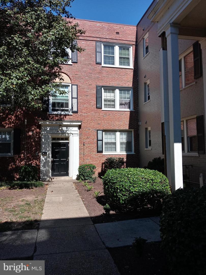 2004 38TH ST SE #202, WASHINGTON, District Of Columbia 20020, 2 Bedrooms Bedrooms, ,1 BathroomBathrooms,Residential,For sale,2004 38TH ST SE #202,DCDC2163260 MLS # DCDC2163260