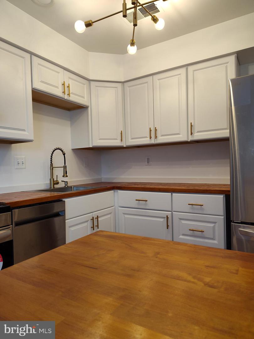 2004 38TH ST SE #202, WASHINGTON, District Of Columbia 20020, 2 Bedrooms Bedrooms, ,1 BathroomBathrooms,Residential,For sale,2004 38TH ST SE #202,DCDC2163260 MLS # DCDC2163260
