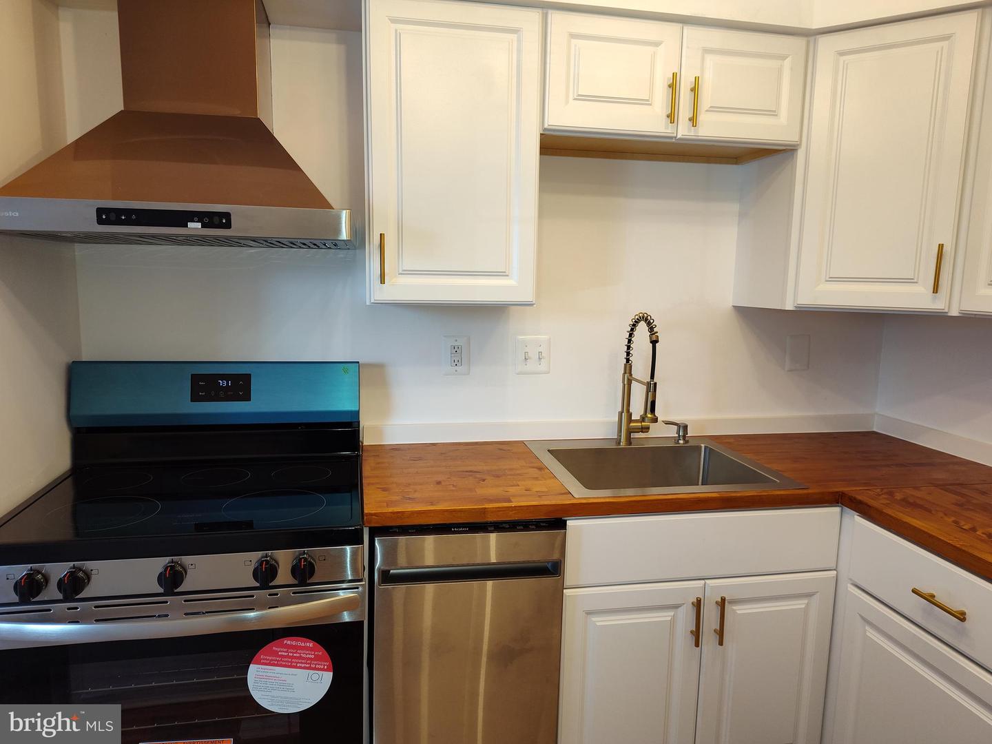 2004 38TH ST SE #202, WASHINGTON, District Of Columbia 20020, 2 Bedrooms Bedrooms, ,1 BathroomBathrooms,Residential,For sale,2004 38TH ST SE #202,DCDC2163260 MLS # DCDC2163260