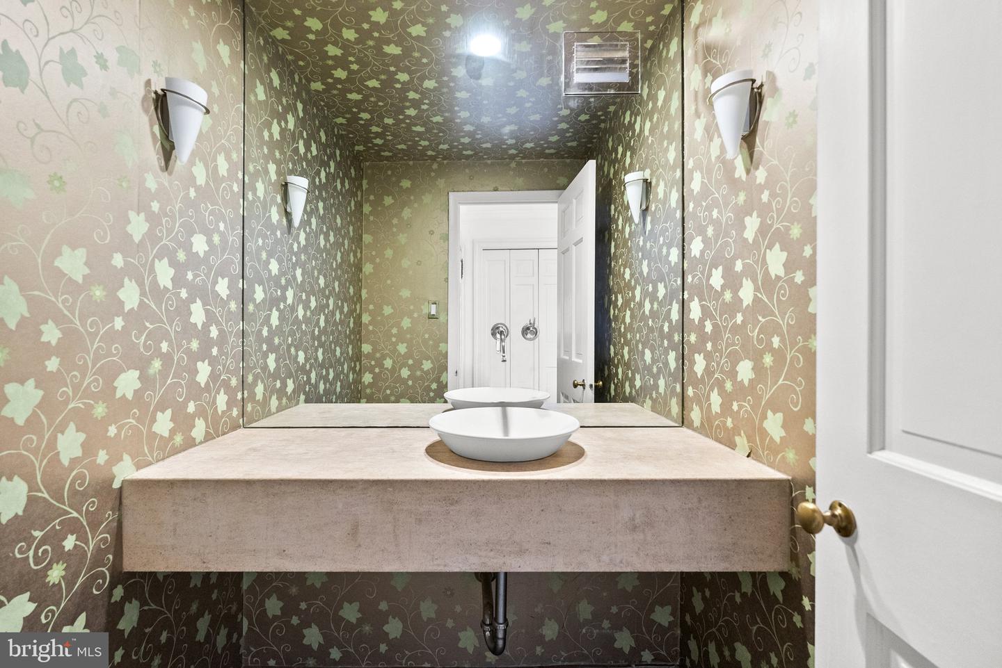 2700 VIRGINIA AVE NW #811, WASHINGTON, District Of Columbia 20037, 2 Bedrooms Bedrooms, ,2 BathroomsBathrooms,Residential,For sale,2700 VIRGINIA AVE NW #811,DCDC2190598 MLS # DCDC2190598