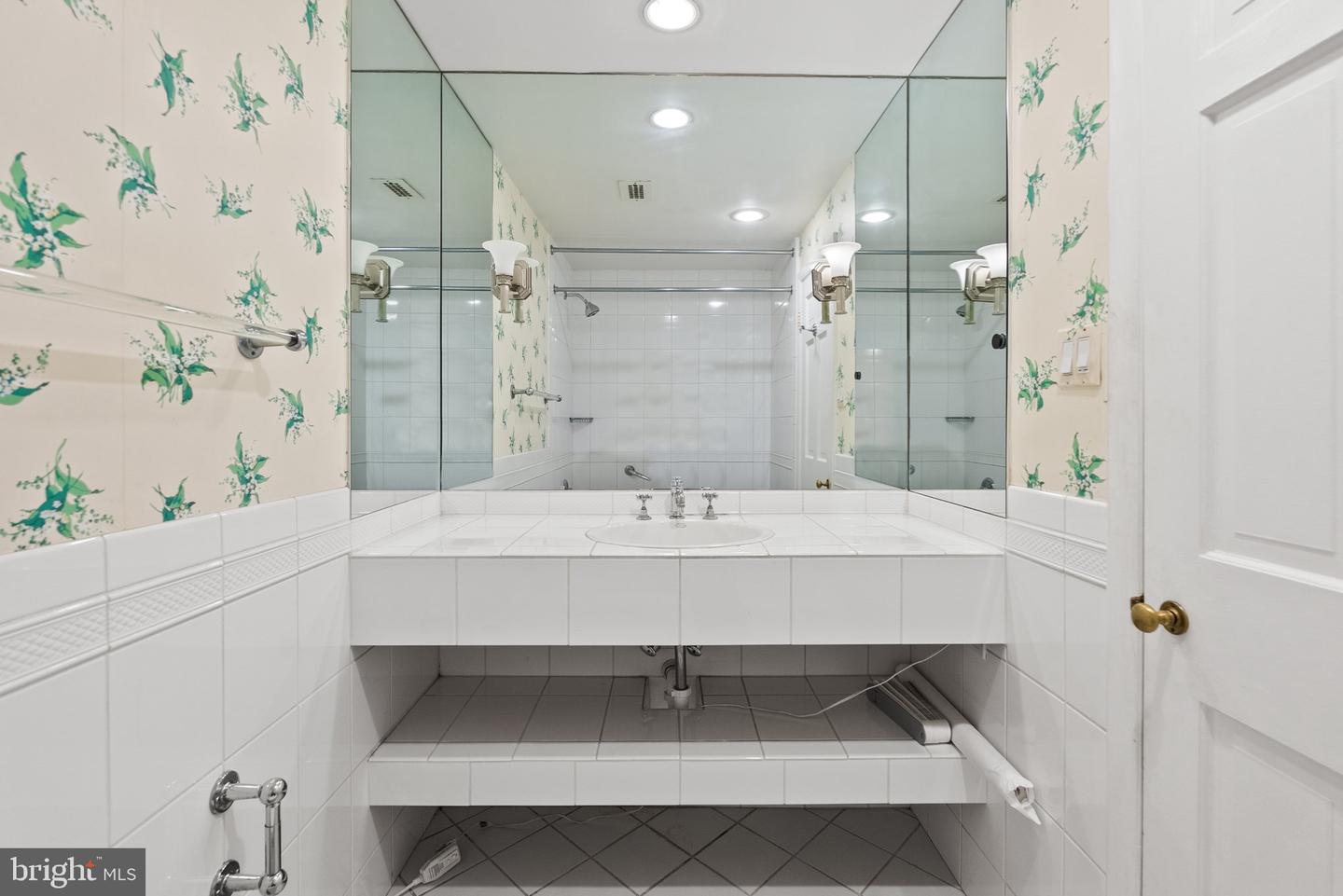 2700 VIRGINIA AVE NW #811, WASHINGTON, District Of Columbia 20037, 2 Bedrooms Bedrooms, ,2 BathroomsBathrooms,Residential,For sale,2700 VIRGINIA AVE NW #811,DCDC2190598 MLS # DCDC2190598