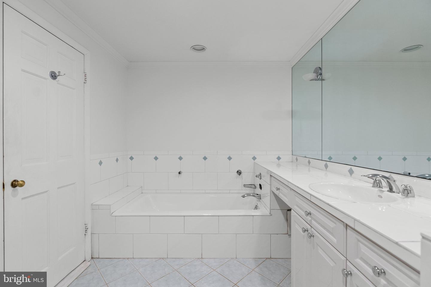 2700 VIRGINIA AVE NW #811, WASHINGTON, District Of Columbia 20037, 2 Bedrooms Bedrooms, ,2 BathroomsBathrooms,Residential,For sale,2700 VIRGINIA AVE NW #811,DCDC2190598 MLS # DCDC2190598