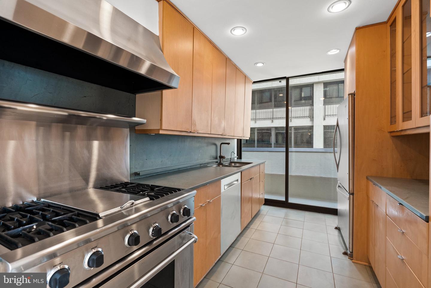 2700 VIRGINIA AVE NW #811, WASHINGTON, District Of Columbia 20037, 2 Bedrooms Bedrooms, ,2 BathroomsBathrooms,Residential,For sale,2700 VIRGINIA AVE NW #811,DCDC2190598 MLS # DCDC2190598