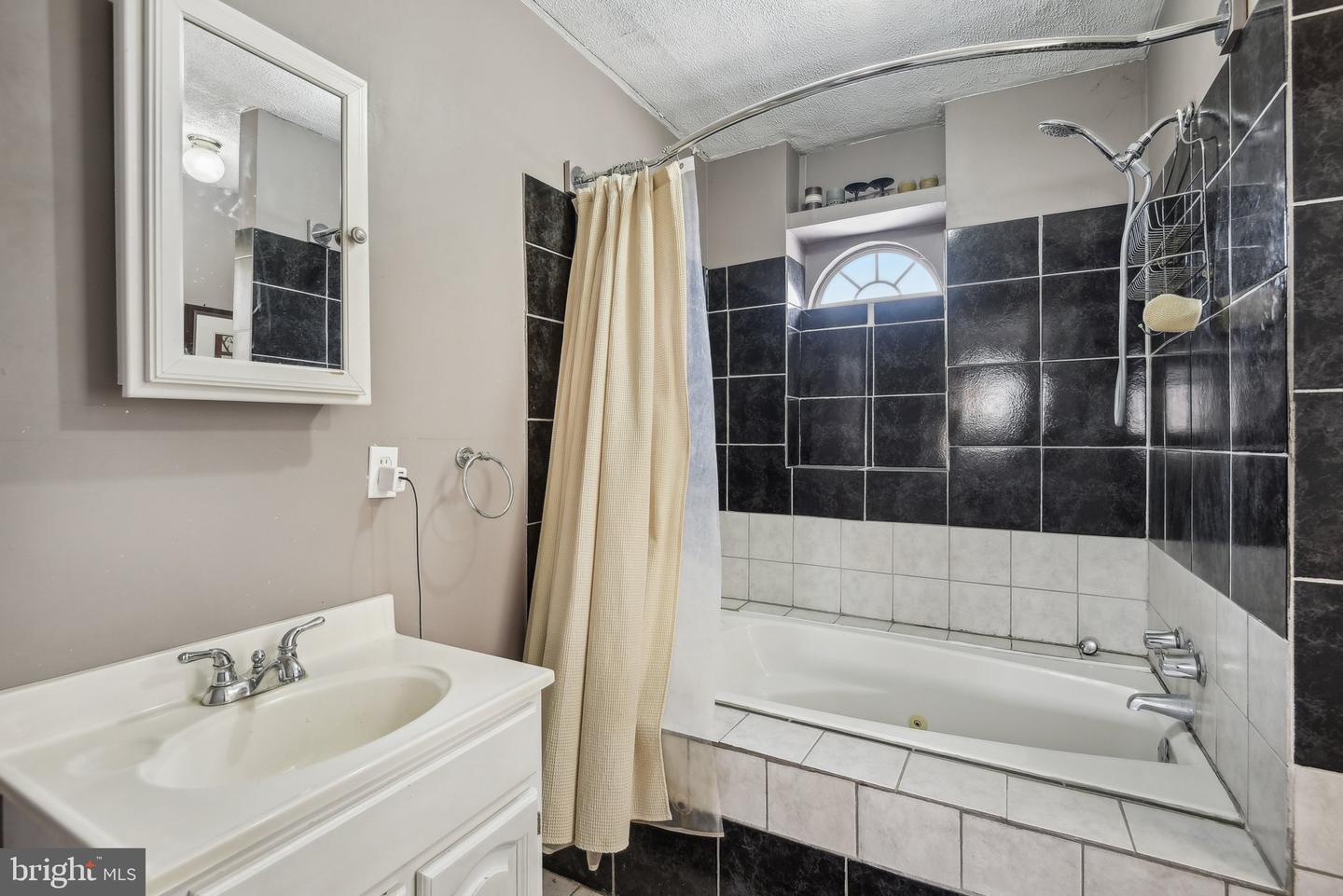 5020 MEADE ST NE, WASHINGTON, District Of Columbia 20019, 3 Bedrooms Bedrooms, ,2 BathroomsBathrooms,Residential,For sale,5020 MEADE ST NE,DCDC2193124 MLS # DCDC2193124