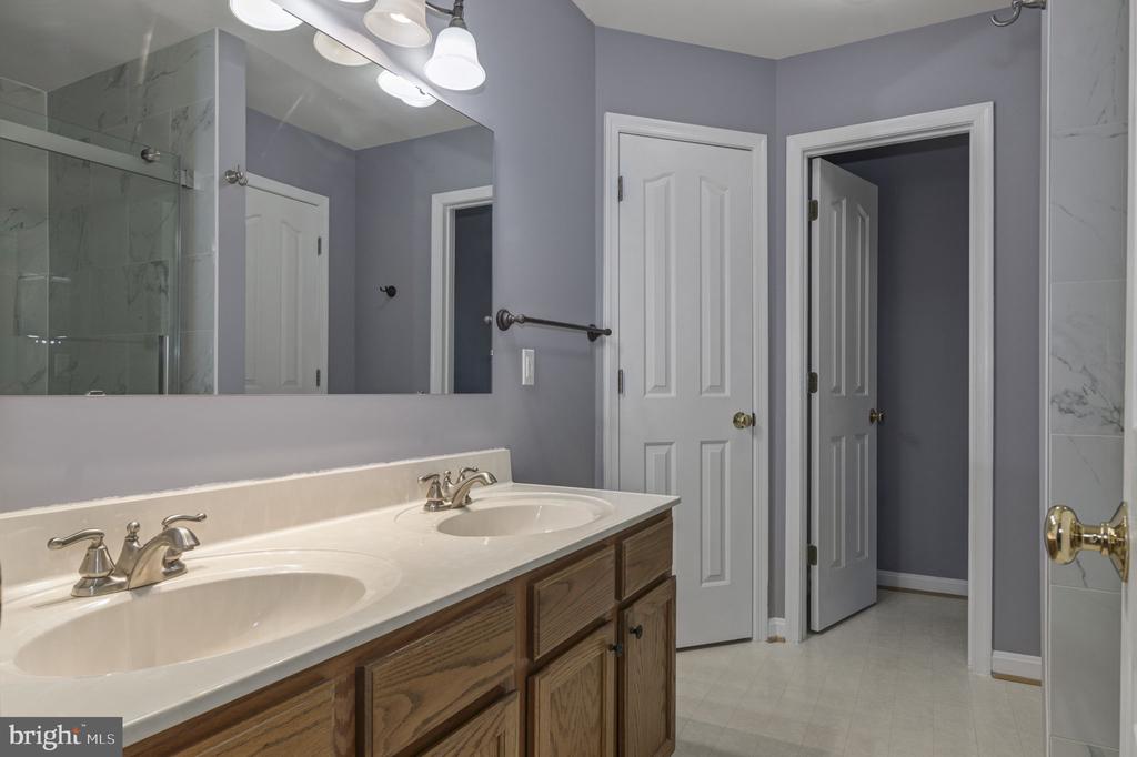 8802 DUNDEE DR, FREDERICKSBURG, Virginia 22408, 3 Bedrooms Bedrooms, ,3 BathroomsBathrooms,Residential,8802 DUNDEE DR,VASP2034152 MLS # VASP2034152