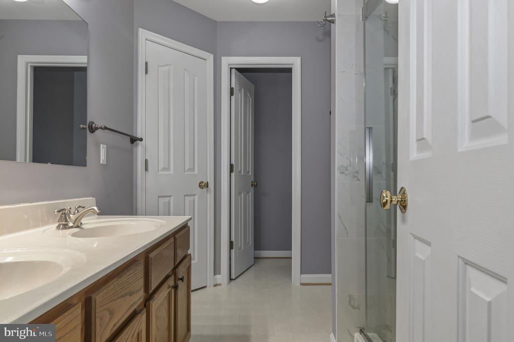 8802 DUNDEE DR, FREDERICKSBURG, Virginia 22408, 3 Bedrooms Bedrooms, ,3 BathroomsBathrooms,Residential,8802 DUNDEE DR,VASP2034152 MLS # VASP2034152