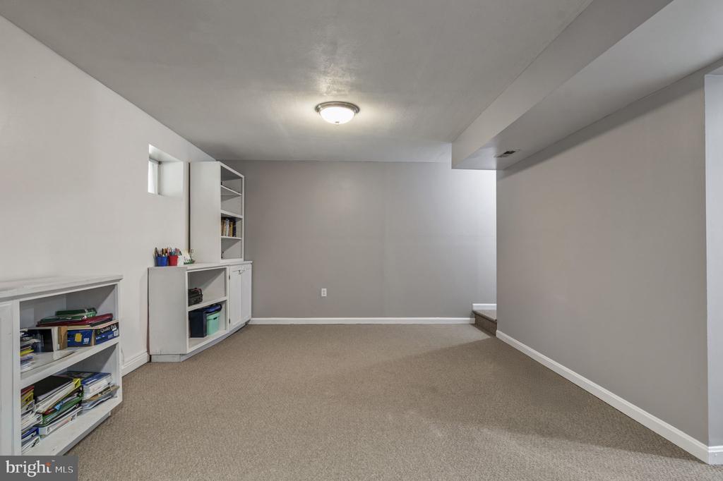 8802 DUNDEE DR, FREDERICKSBURG, Virginia 22408, 3 Bedrooms Bedrooms, ,3 BathroomsBathrooms,Residential,8802 DUNDEE DR,VASP2034152 MLS # VASP2034152