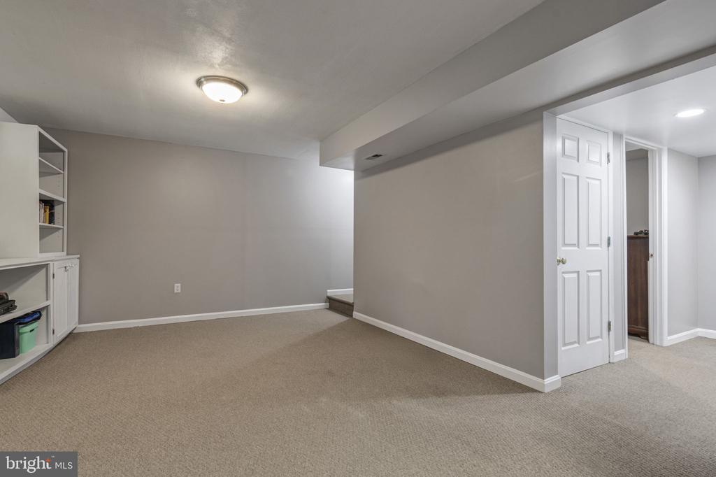 8802 DUNDEE DR, FREDERICKSBURG, Virginia 22408, 3 Bedrooms Bedrooms, ,3 BathroomsBathrooms,Residential,8802 DUNDEE DR,VASP2034152 MLS # VASP2034152