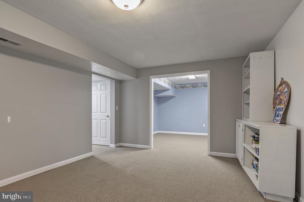 8802 DUNDEE DR, FREDERICKSBURG, Virginia 22408, 3 Bedrooms Bedrooms, ,3 BathroomsBathrooms,Residential,8802 DUNDEE DR,VASP2034152 MLS # VASP2034152