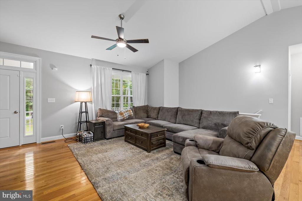 109 POPLAR DR, LOUISA, Virginia 23093, 3 Bedrooms Bedrooms, ,2 BathroomsBathrooms,Residential,109 POPLAR DR,VALA2008026 MLS # VALA2008026
