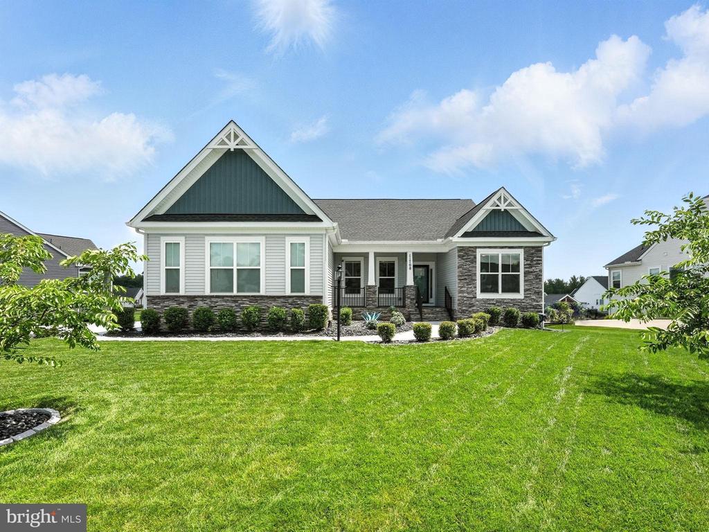 11708 ROBIN WOODS CIR, SPOTSYLVANIA, Virginia 22551, 5 Bedrooms Bedrooms, ,4 BathroomsBathrooms,Residential,11708 ROBIN WOODS CIR,VASP2034098 MLS # VASP2034098