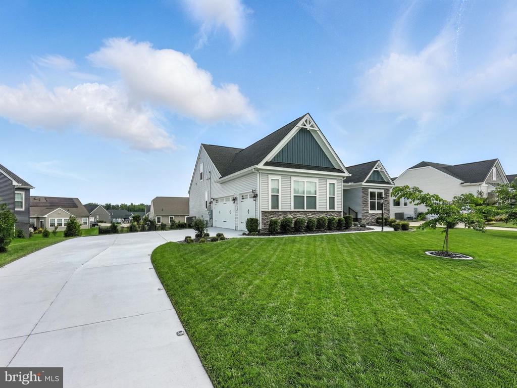 11708 ROBIN WOODS CIR, SPOTSYLVANIA, Virginia 22551, 5 Bedrooms Bedrooms, ,4 BathroomsBathrooms,Residential,11708 ROBIN WOODS CIR,VASP2034098 MLS # VASP2034098