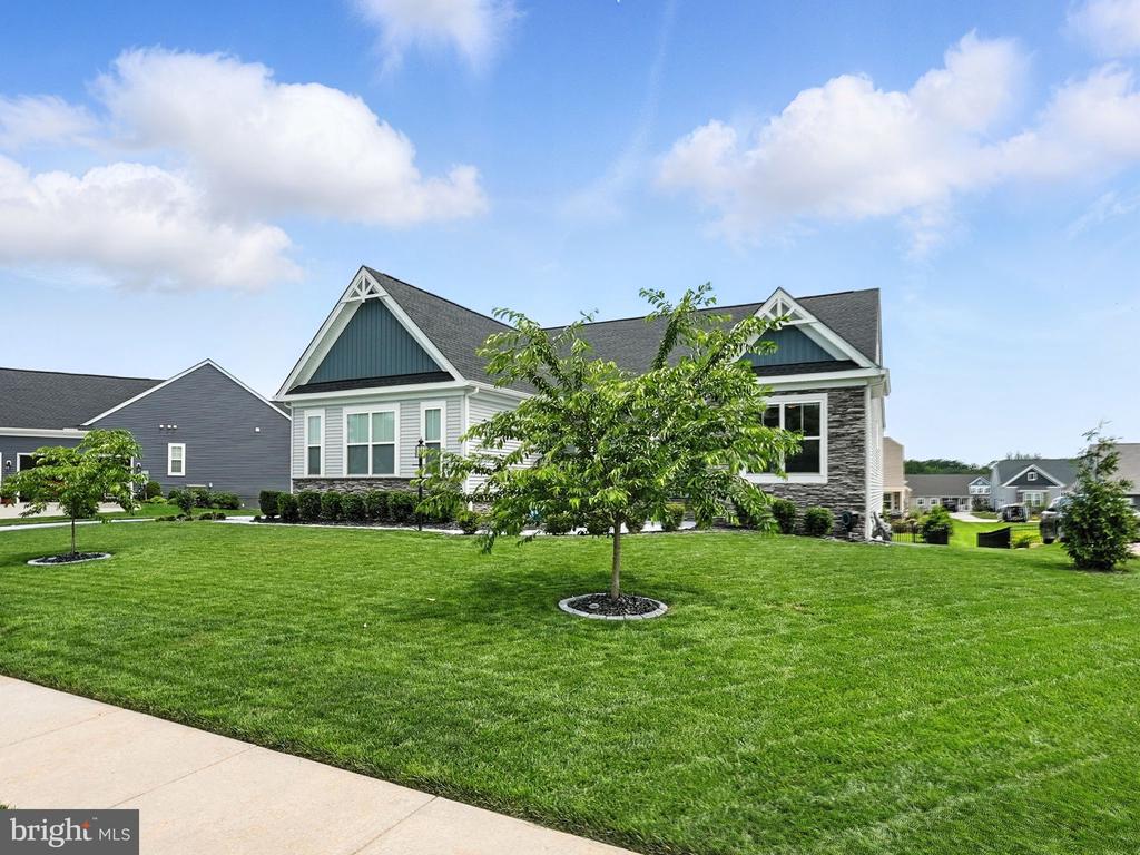 11708 ROBIN WOODS CIR, SPOTSYLVANIA, Virginia 22551, 5 Bedrooms Bedrooms, ,4 BathroomsBathrooms,Residential,11708 ROBIN WOODS CIR,VASP2034098 MLS # VASP2034098