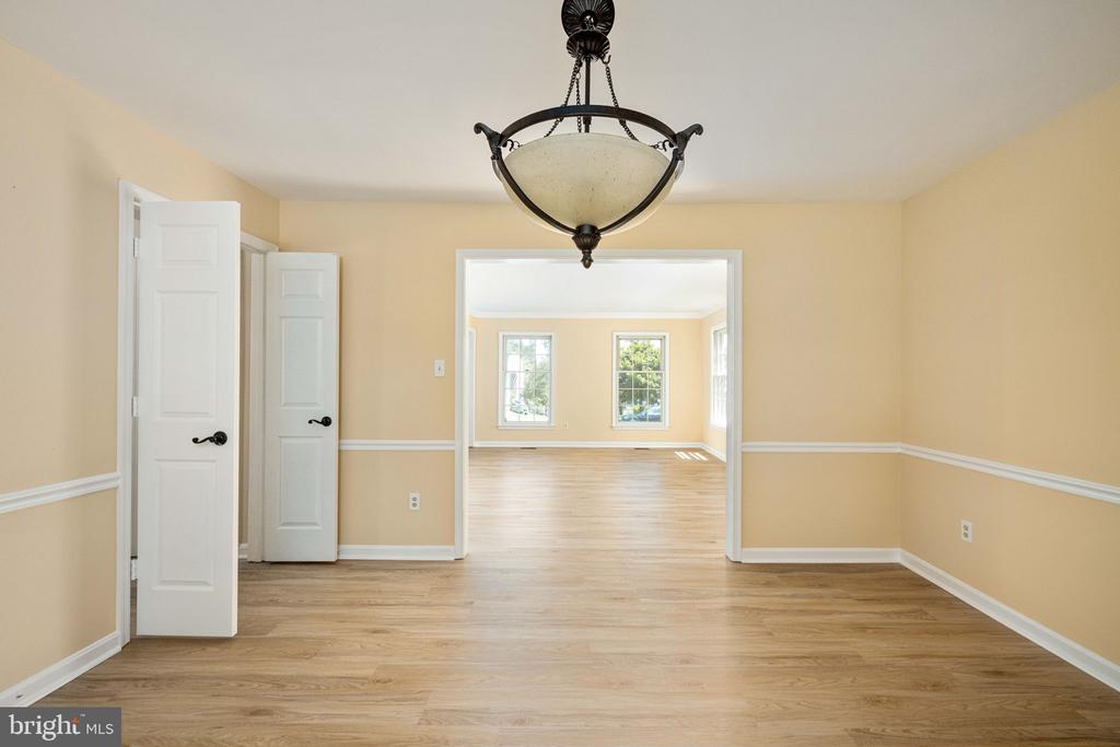 6904 LAKELAND WAY, FREDERICKSBURG, Virginia 22407, 4 Bedrooms Bedrooms, ,3 BathroomsBathrooms,Residential,6904 LAKELAND WAY,VASP2034134 MLS # VASP2034134