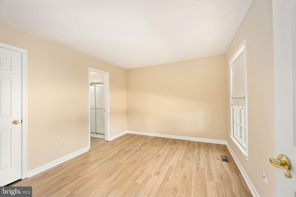 6904 LAKELAND WAY, FREDERICKSBURG, Virginia 22407, 4 Bedrooms Bedrooms, ,3 BathroomsBathrooms,Residential,6904 LAKELAND WAY,VASP2034134 MLS # VASP2034134