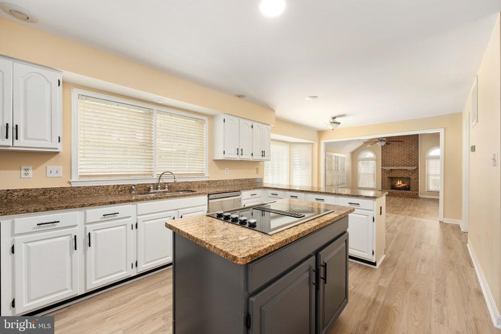 6904 LAKELAND WAY, FREDERICKSBURG, Virginia 22407, 4 Bedrooms Bedrooms, ,3 BathroomsBathrooms,Residential,6904 LAKELAND WAY,VASP2034134 MLS # VASP2034134