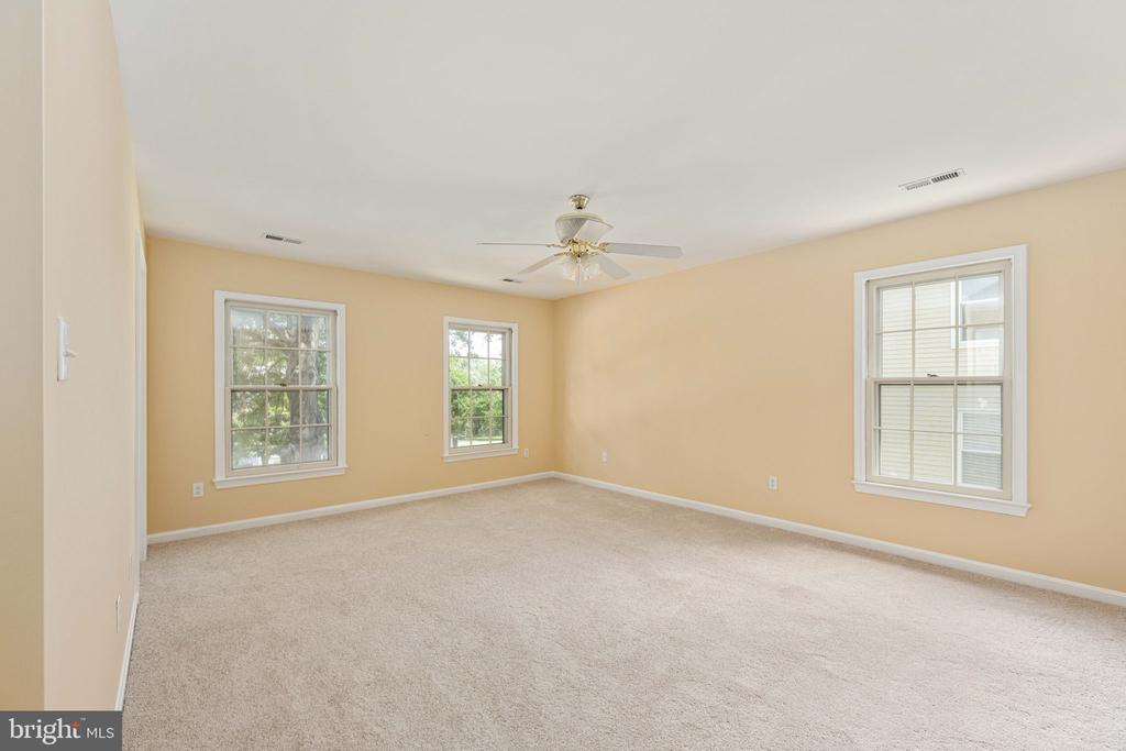 6904 LAKELAND WAY, FREDERICKSBURG, Virginia 22407, 4 Bedrooms Bedrooms, ,3 BathroomsBathrooms,Residential,6904 LAKELAND WAY,VASP2034134 MLS # VASP2034134