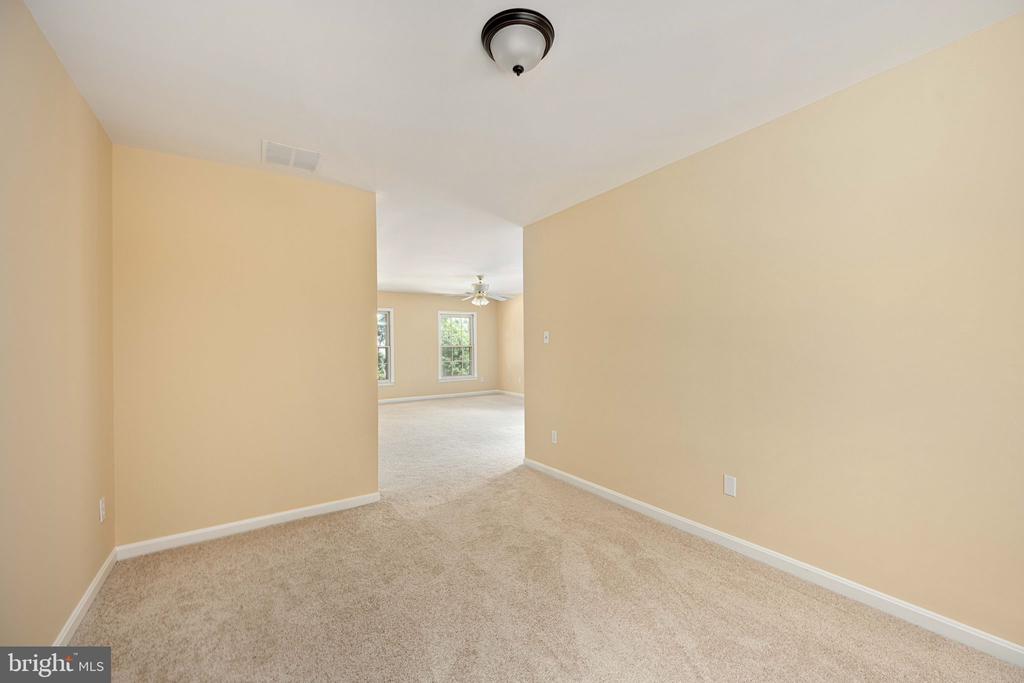 6904 LAKELAND WAY, FREDERICKSBURG, Virginia 22407, 4 Bedrooms Bedrooms, ,3 BathroomsBathrooms,Residential,6904 LAKELAND WAY,VASP2034134 MLS # VASP2034134