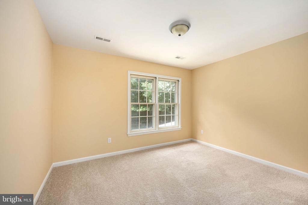 6904 LAKELAND WAY, FREDERICKSBURG, Virginia 22407, 4 Bedrooms Bedrooms, ,3 BathroomsBathrooms,Residential,6904 LAKELAND WAY,VASP2034134 MLS # VASP2034134