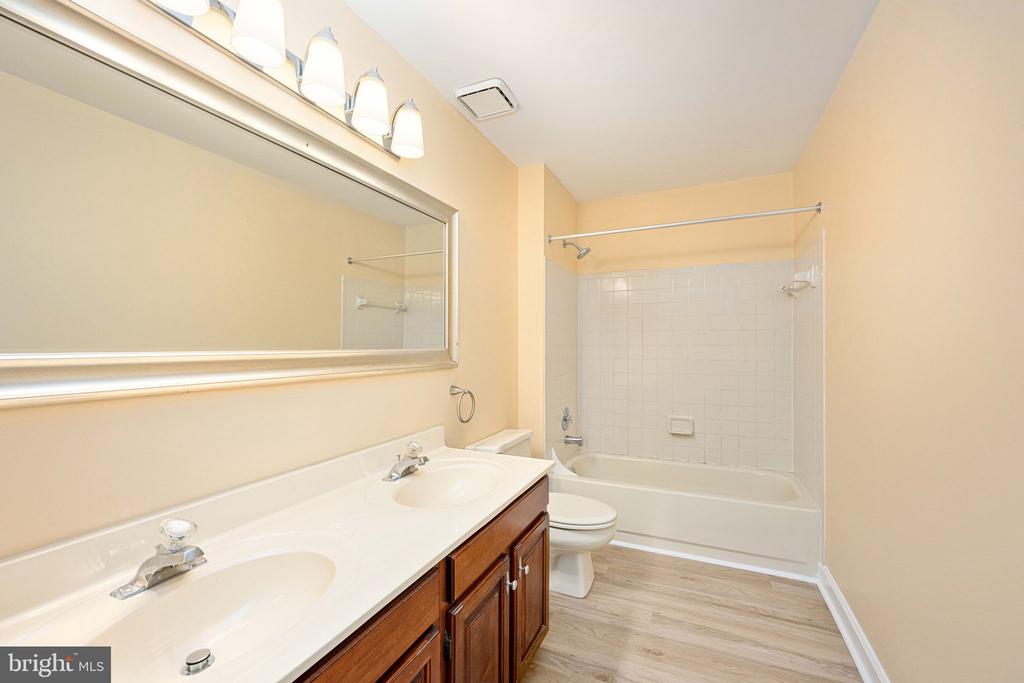 6904 LAKELAND WAY, FREDERICKSBURG, Virginia 22407, 4 Bedrooms Bedrooms, ,3 BathroomsBathrooms,Residential,6904 LAKELAND WAY,VASP2034134 MLS # VASP2034134