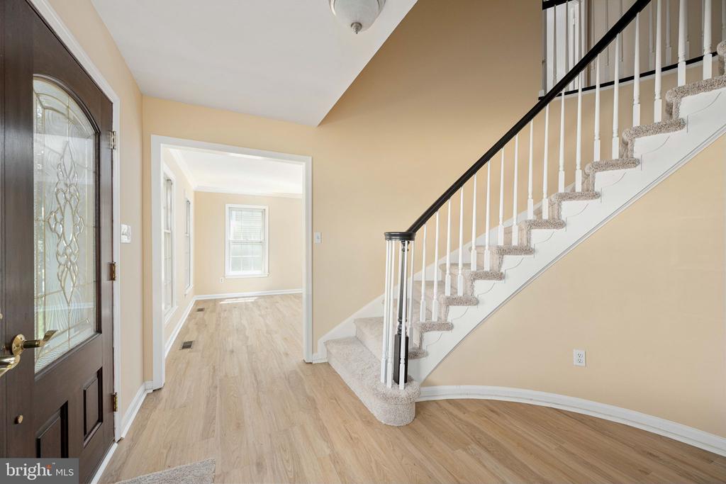 6904 LAKELAND WAY, FREDERICKSBURG, Virginia 22407, 4 Bedrooms Bedrooms, ,3 BathroomsBathrooms,Residential,6904 LAKELAND WAY,VASP2034134 MLS # VASP2034134