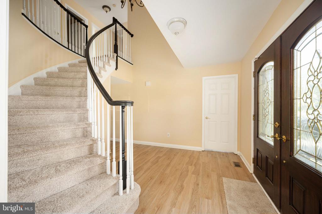 6904 LAKELAND WAY, FREDERICKSBURG, Virginia 22407, 4 Bedrooms Bedrooms, ,3 BathroomsBathrooms,Residential,6904 LAKELAND WAY,VASP2034134 MLS # VASP2034134