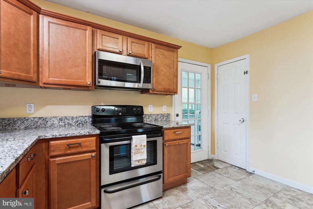 3200 LAFAYETTE BLVD, FREDERICKSBURG, Virginia 22408, 3 Bedrooms Bedrooms, ,2 BathroomsBathrooms,Residential,3200 LAFAYETTE BLVD,VASP2034130 MLS # VASP2034130