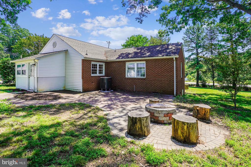 3200 LAFAYETTE BLVD, FREDERICKSBURG, Virginia 22408, 3 Bedrooms Bedrooms, ,2 BathroomsBathrooms,Residential,3200 LAFAYETTE BLVD,VASP2034130 MLS # VASP2034130