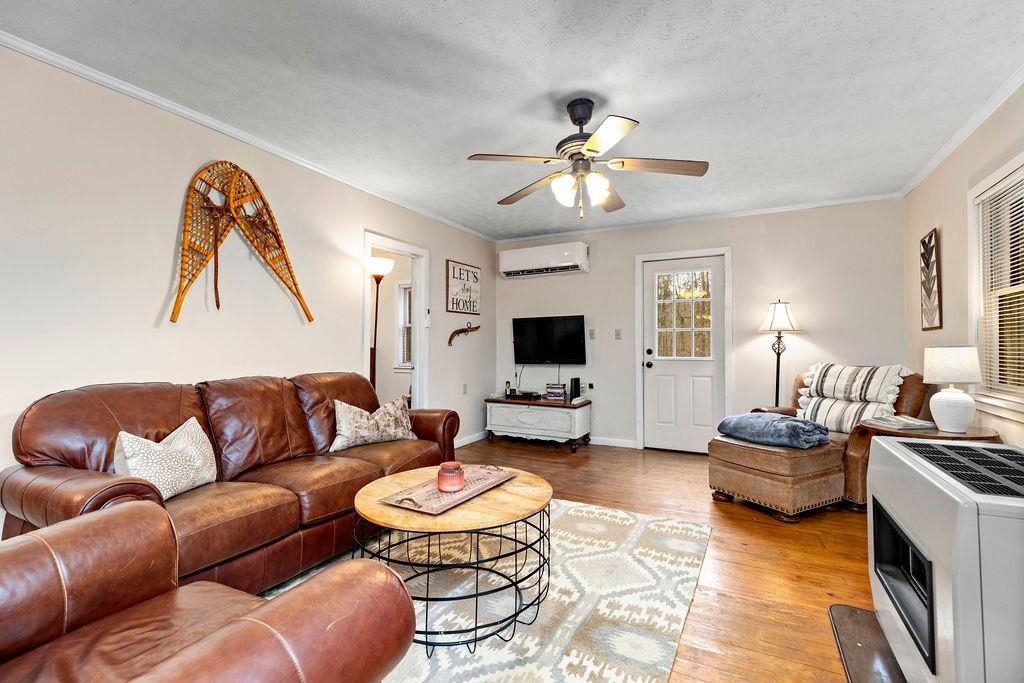 4204 INDIAN DRAFT RD, MILLBORO, Virginia 24460, 2 Bedrooms Bedrooms, ,1 BathroomBathrooms,Residential,4204 INDIAN DRAFT RD,661642 MLS # 661642