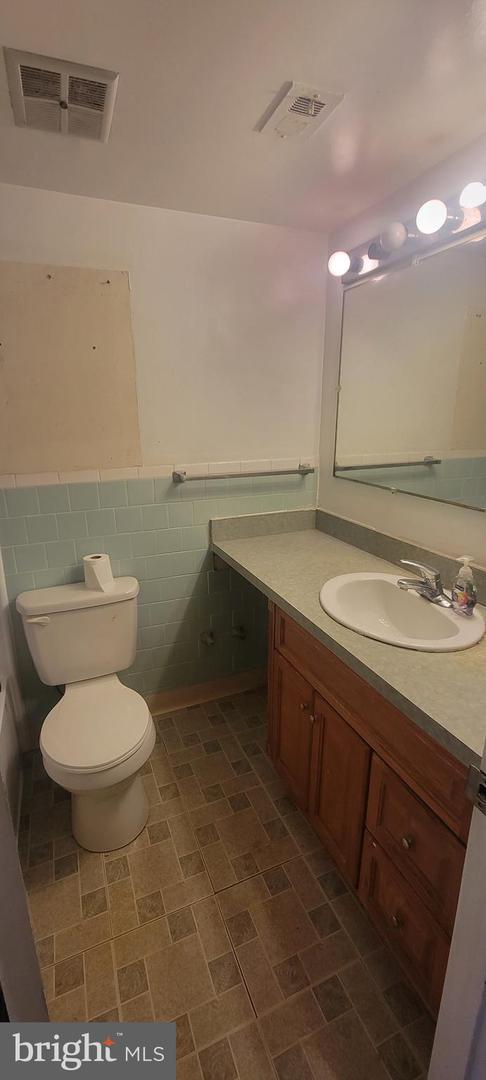 12705 DARA DR #103, WOODBRIDGE, Virginia 22192, 2 Bedrooms Bedrooms, 5 Rooms Rooms,1 BathroomBathrooms,Residential,For sale,12705 DARA DR #103,VAPW2091852 MLS # VAPW2091852