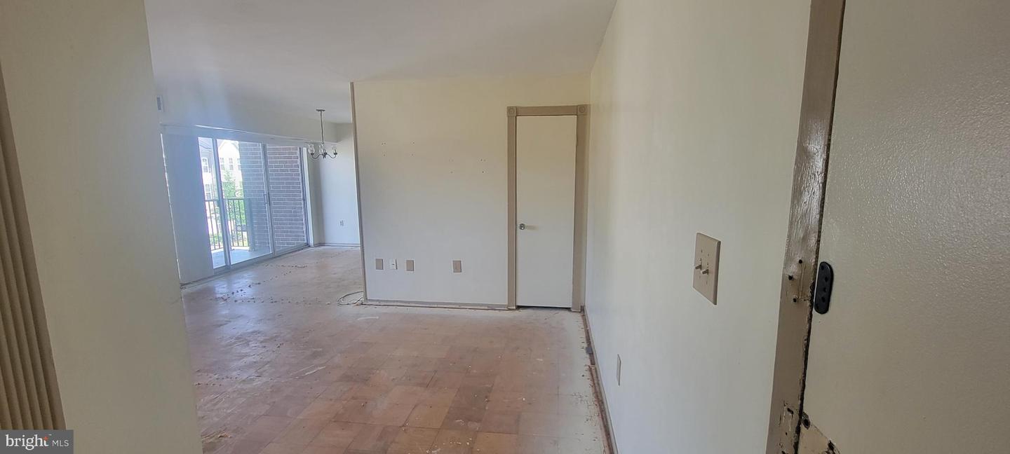 12705 DARA DR #103, WOODBRIDGE, Virginia 22192, 2 Bedrooms Bedrooms, 5 Rooms Rooms,1 BathroomBathrooms,Residential,For sale,12705 DARA DR #103,VAPW2091852 MLS # VAPW2091852