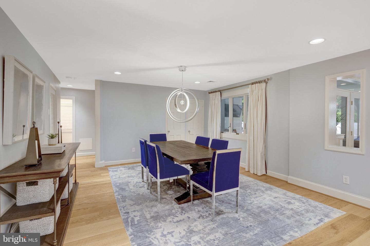 2850 ROSEMARY LN, FALLS CHURCH, Virginia 22042, 6 Bedrooms Bedrooms, ,4 BathroomsBathrooms,Residential,For sale,2850 ROSEMARY LN,VAFX2234690 MLS # VAFX2234690