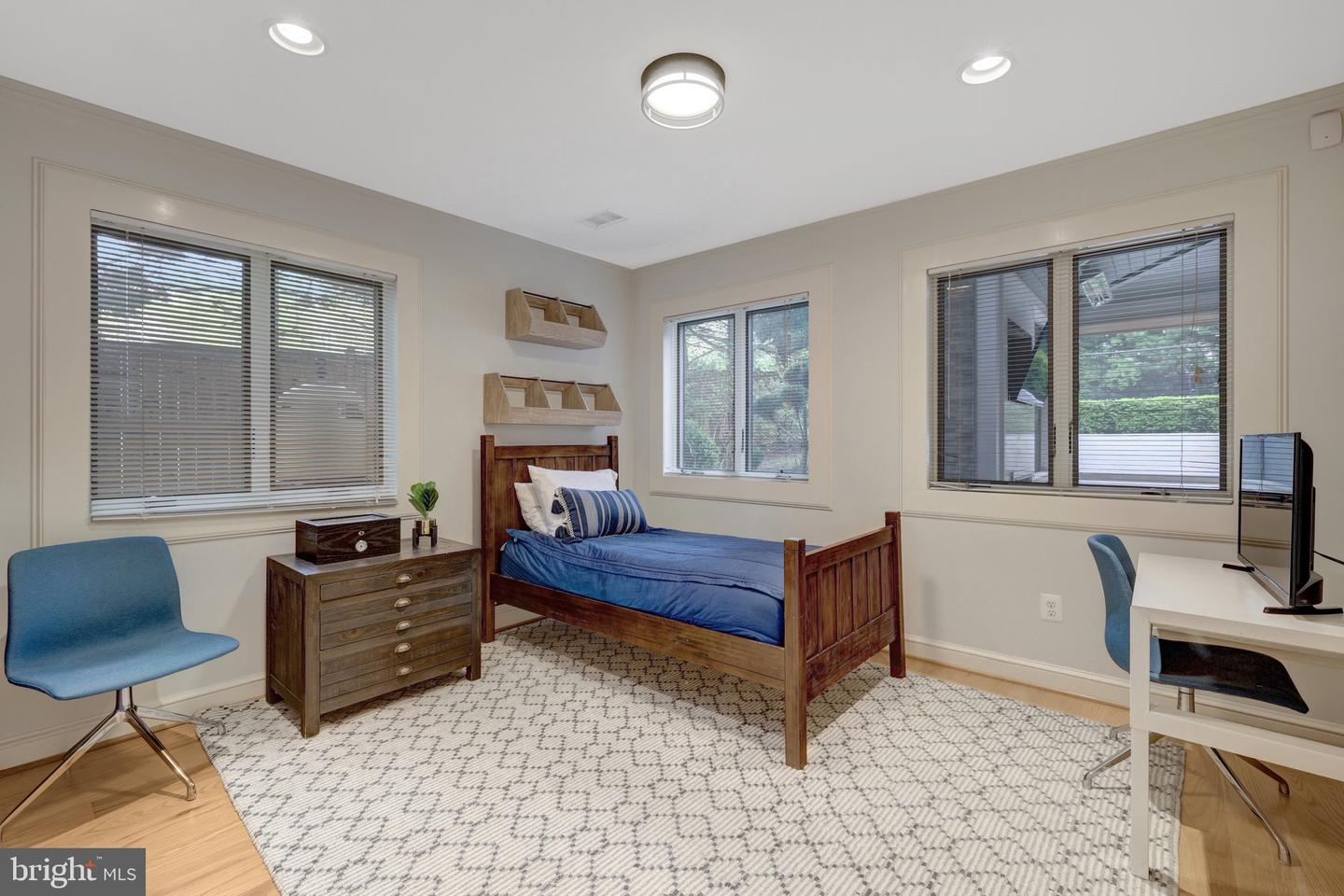 2850 ROSEMARY LN, FALLS CHURCH, Virginia 22042, 6 Bedrooms Bedrooms, ,4 BathroomsBathrooms,Residential,For sale,2850 ROSEMARY LN,VAFX2234690 MLS # VAFX2234690