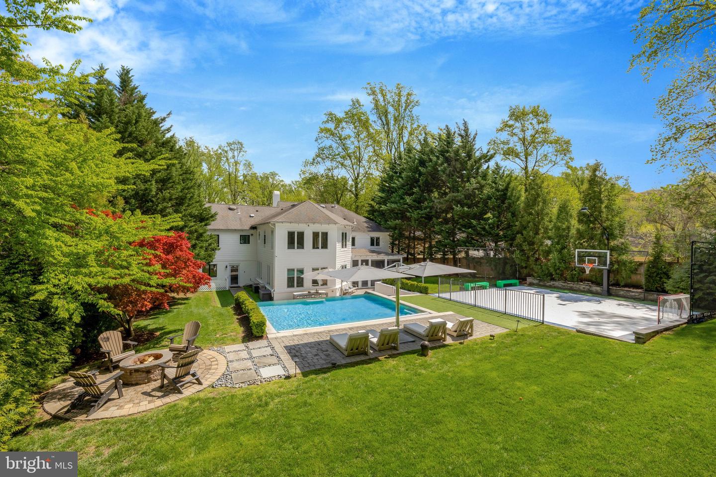 2850 ROSEMARY LN, FALLS CHURCH, Virginia 22042, 6 Bedrooms Bedrooms, ,4 BathroomsBathrooms,Residential,For sale,2850 ROSEMARY LN,VAFX2234690 MLS # VAFX2234690
