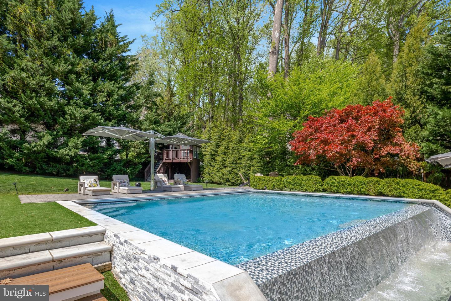 2850 ROSEMARY LN, FALLS CHURCH, Virginia 22042, 6 Bedrooms Bedrooms, ,4 BathroomsBathrooms,Residential,For sale,2850 ROSEMARY LN,VAFX2234690 MLS # VAFX2234690