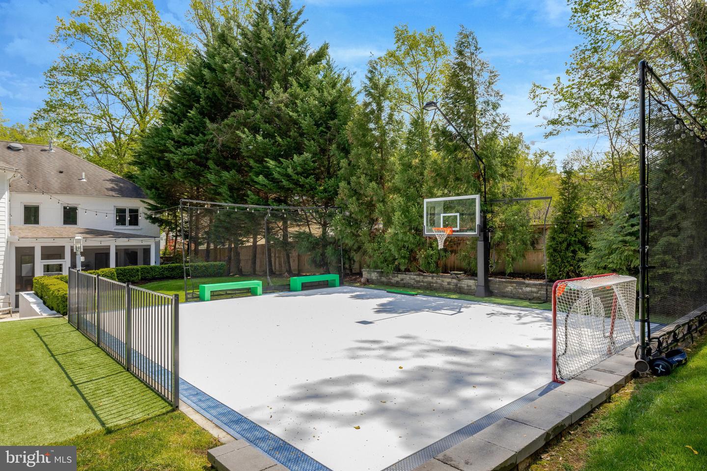 2850 ROSEMARY LN, FALLS CHURCH, Virginia 22042, 6 Bedrooms Bedrooms, ,4 BathroomsBathrooms,Residential,For sale,2850 ROSEMARY LN,VAFX2234690 MLS # VAFX2234690