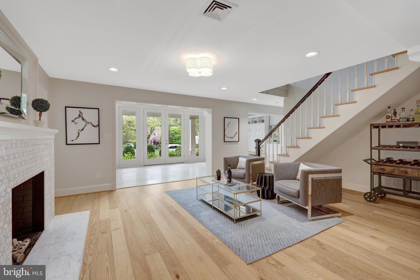 2850 ROSEMARY LN, FALLS CHURCH, Virginia 22042, 6 Bedrooms Bedrooms, ,4 BathroomsBathrooms,Residential,For sale,2850 ROSEMARY LN,VAFX2234690 MLS # VAFX2234690